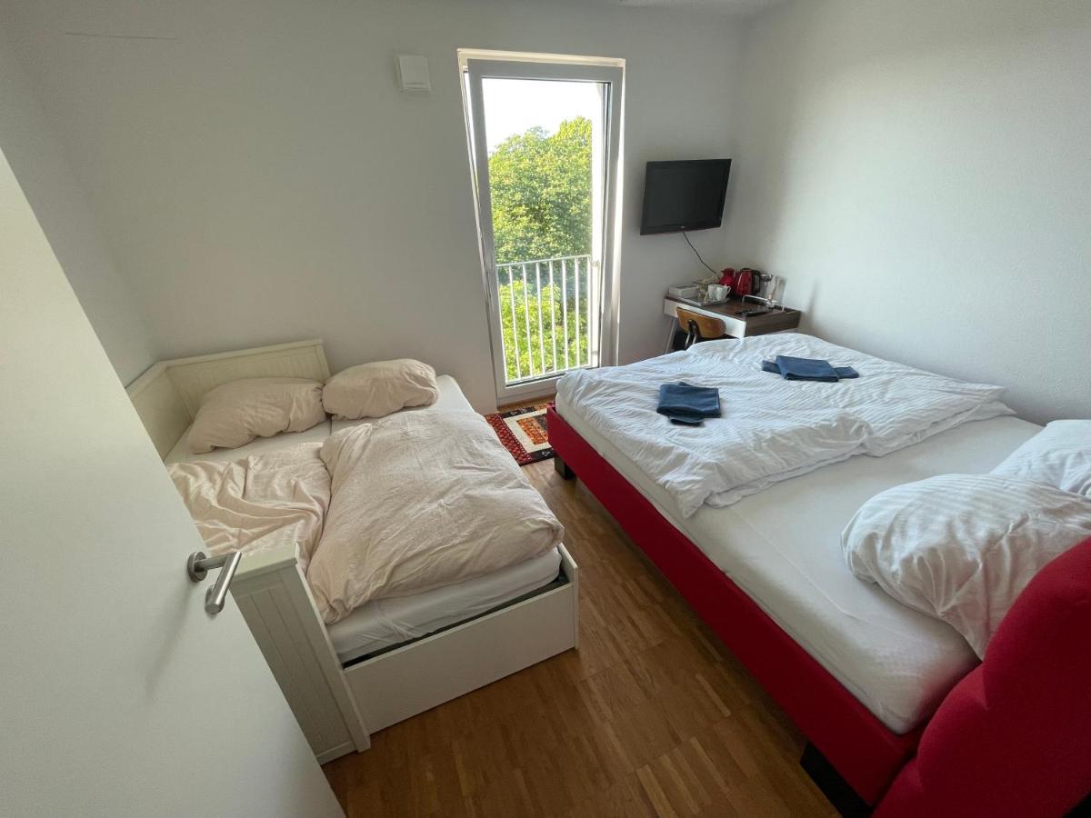 Boutique Zimmer Privat 1-4 Personen Frankfurt am Main Buitenkant foto